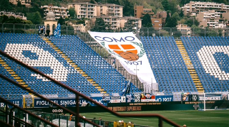 Como-Cagliari, rossoblù a un passo dalla salvezza aritmetica - foto Como 1907
