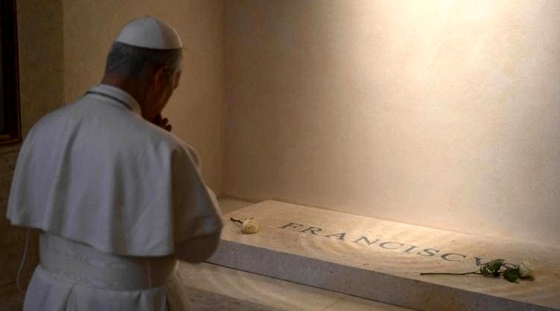 Papa Leone XIV, preghiera alla Madre del Buon Consiglio e omaggio a Papa Francesco - foto Ipa - Adnkronos