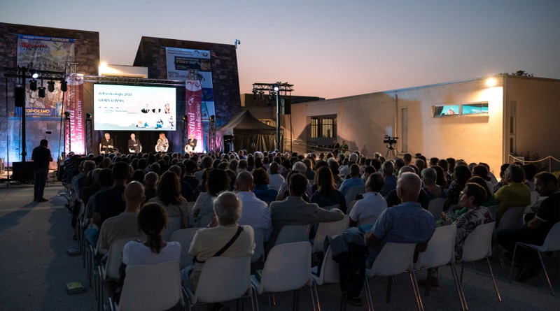 Inaugurato con un talk sul giornalismo il Festival Letterario dell’Archeologia di Cabras - foto Fondazione Mont'e Prama