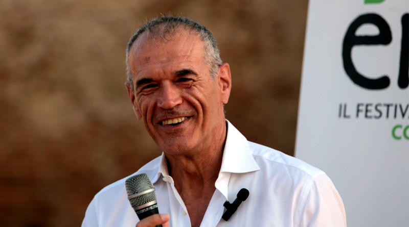 L’economista Carlo Cottarelli presenta a Sassari 'Senza giri di parole' - foto Salvatore Madau 2023