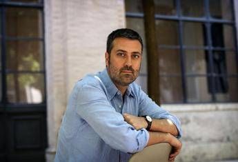 Premio Strega, Andrea Bajani vince con "L'anniversario"