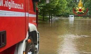 Maltempo a Milano, in due ore quasi 50mm di pioggia: evacuata comunità vicino al Lambro
