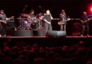 Nino Frassica e Los Plaggers Band conquistano la Forte Arena - foto Forte Village