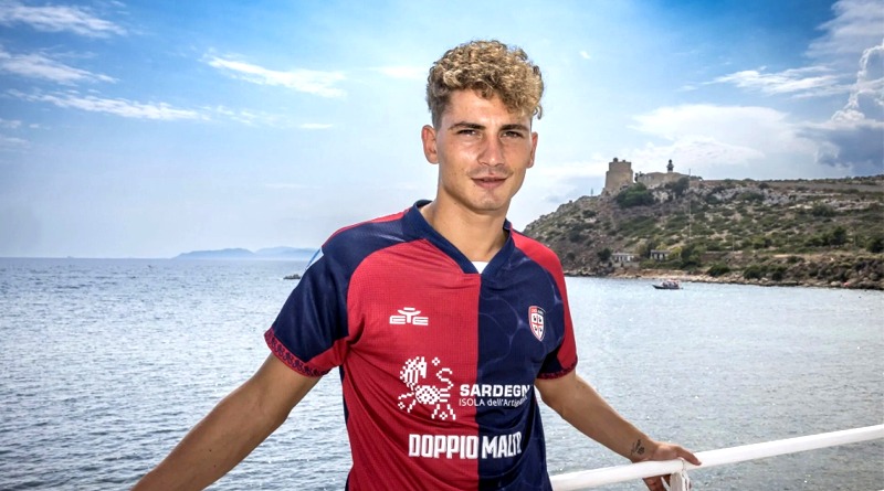 Sebastiano Esposito è del Cagliari, contratto fino al 2030 - foto Cagliari Calcio