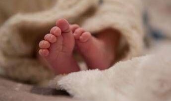 Roma, bimbo 4 mesi trovato privo di sensi dai genitori muore all’arrivo in ospedale