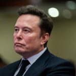 Ucraina, Musk spegne Starlink e ferma i droni di Kiev: “Decisione di Trump”