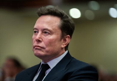 Ucraina, Musk spegne Starlink e ferma i droni di Kiev: “Decisione di Trump”