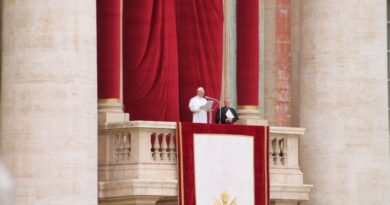Leone XIV sarà operato, Baturi: «Lo affidiamo alla Madonna di Bonaria»
