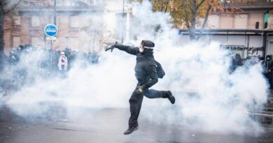 Nuove proteste oggi in Francia, l’allarme: “Manifestazioni ad alto rischio di violenza urbana”